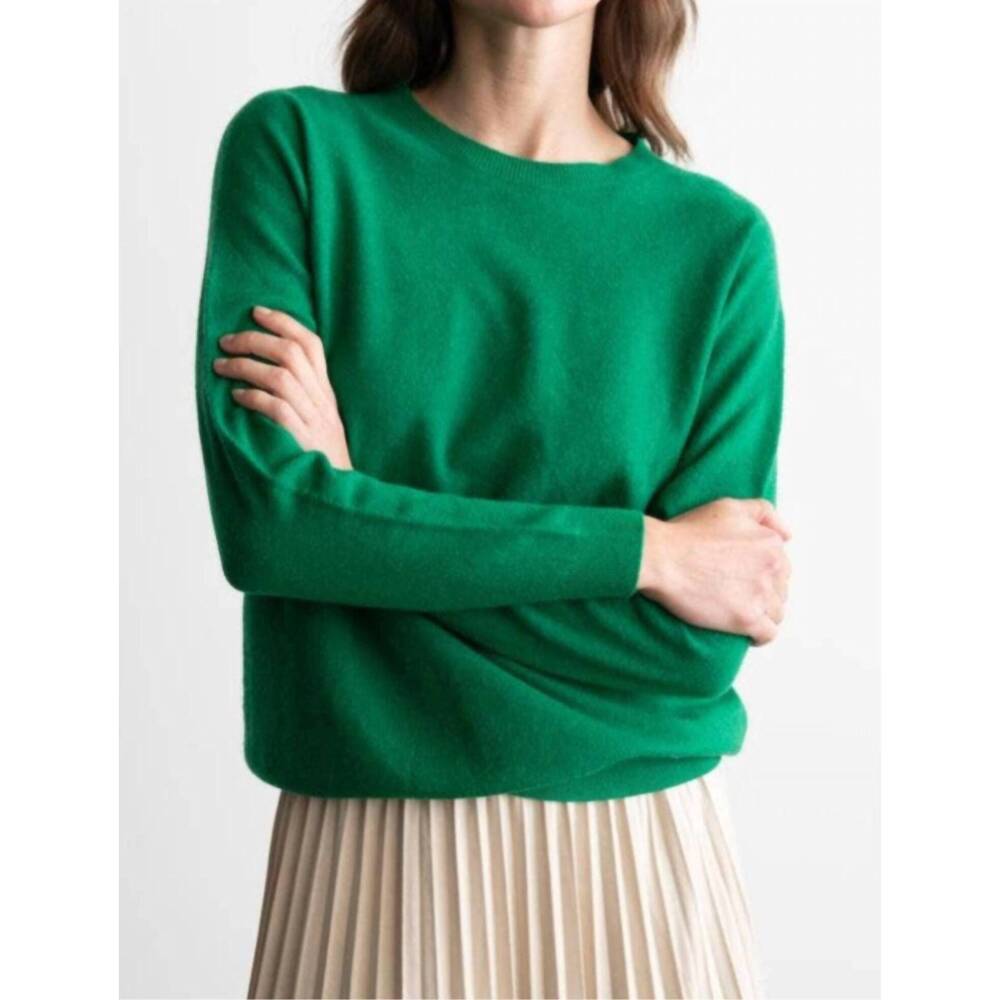 NEW ELLE GREY soft cozy knit sweater in green